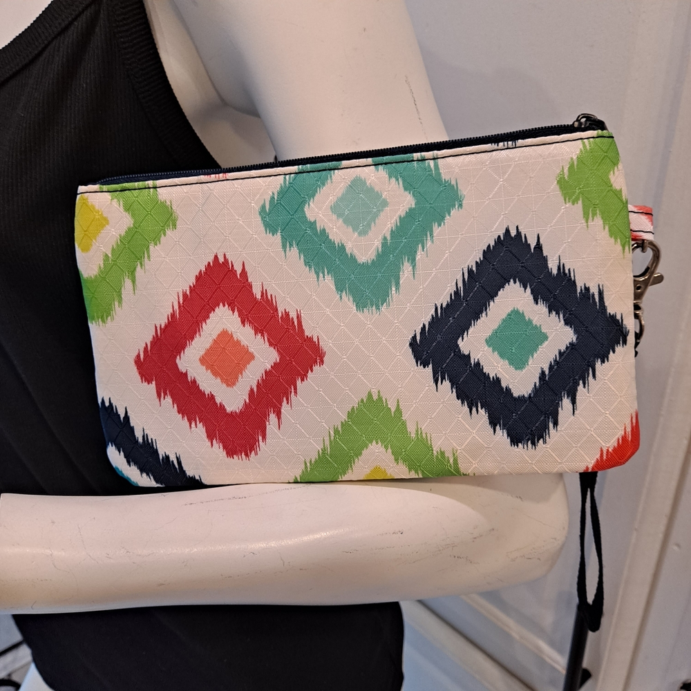 Thirty-One Multicolor Diamond Pattern Clutch - image 1